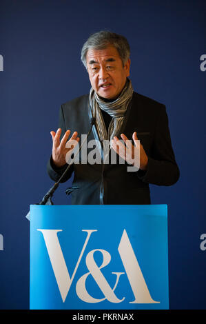 Japanischen Architekten Kengo Kuma Rede vor der offiziellen Eröffnung des V&A design museum, Dundee, Schottland Stockfoto