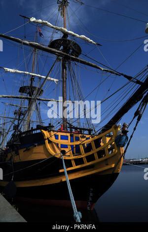 Piratenschiff "Etoile du Roi in den Quai de Terre Neuve, Saint Malo, Bretagne, Frankreich günstig Stockfoto