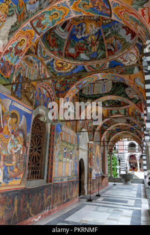 Kunstvolle Fresken (Wandmalereien) auf die Geburt der Heiligen Mutter Kirche, Rila Kloster (Kloster des Hl. Ivan von Rila), Bulgarien. Stockfoto