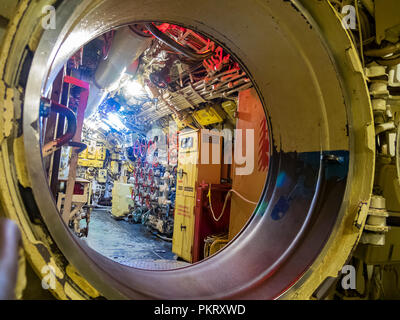 San Diego, Aug. 2: Innenansicht des berühmten B-39 U-Boot am Aug 2, 2014 in San Diego, Kalifornien Stockfoto