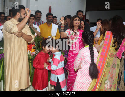 Mumbai, Indien, 14. Sep 2018: Raj Kundra und Shilpa Shetty's Ganpati bisharjon an Ihrem ressident in Juhu, Am 14 Sep 2018 Mumbai. Foto von Prodip guha Credit: prodip Guha/Alamy leben Nachrichten Stockfoto