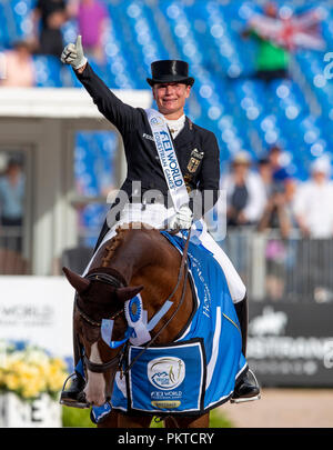 Tryon, USA. 14 Sep, 2018. Reiten, FEI World Equestrian Spiel 2018, Grand Prix Special: Isabell Werth feiert ihren Sieg an Bella Rose. Quelle: Stefan Lafrentz/dpa/Alamy leben Nachrichten Stockfoto