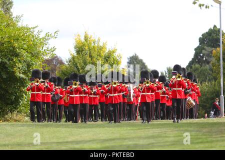 Worcester, Worcestershire, Großbritannien. 15. September 2018. Die Band des Grenadier Guards März auf das Trommelfell Service in Gheluvelt Park, Worcester. Peter Lopeman/Alamy leben Nachrichten Stockfoto