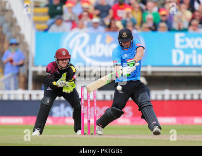 Edgbaston, Birmingham, Großbritannien. 15 Sep, 2018. Kricket Vitalität T20 Blast Finale Tag, Sussex Haie gegen Somerset; Lukas Wright von Sussex Haifische aus Hits, wie er sein halbes Jahrhundert Credit erreicht: Aktion plus Sport/Alamy leben Nachrichten Stockfoto