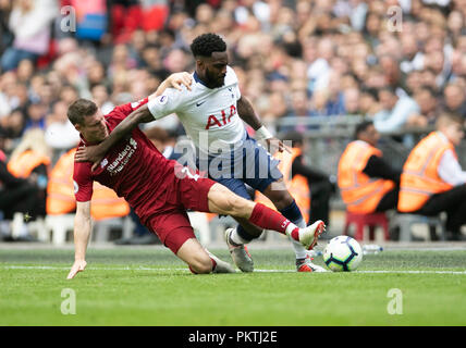 London, Großbritannien. 15 Sep, 2018. Liverpool ist James Milner (L) Mias mit Tottenham Hotspur ist Danny Rose während der Englischen Premier League Match zwischen den Tottenham Hotspur und Liverpool im Wembley Stadion in London, Britain on Sept. 15, 2018. Liverpool gewann 2-1. Credit: Han Yan/Xinhua/Alamy leben Nachrichten Stockfoto