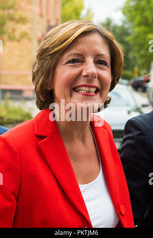 Offenbach, Hessen. 15 Sep, 2018. 15. September 2018, Deutschland, Offenbach: Malu Dreyer (SPD), Ministerpräsident von Rheinland-pfalz an der offizielle Start der SPD Hessen Wahlkampf im Landkreis Offenbach Lounge. Die Wahlen in Hessen wird am 28. Oktober stattfinden. Credit: Silas Stein/dpa/Alamy leben Nachrichten Stockfoto