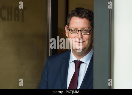 Offenbach, Hessen. 15 Sep, 2018. 15. September 2018, Deutschland, Offenbach: Thorsten Schaefer-Guembel, Chef der hessischen SPD, ist über den offiziellen Wahlkampf der hessischen SPD in Offenbach Lounge zu starten. Die Wahlen in Hessen wird am 28. Oktober stattfinden. Credit: Silas Stein/dpa/Alamy leben Nachrichten Stockfoto