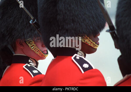 Grenadier Guards auf Parade Windsor, Berkshire, Vereinigtes Königreich. Stockfoto