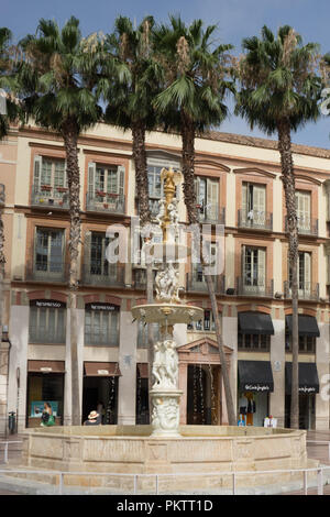 Spanien, Malaga - 24. Juni 2017: Brunnen auf der Plaza de la Constitución Stockfoto
