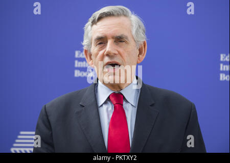 Gordon Brown stellt auf eine Kulisse auf dem Edinburgh Book Festival jährlich in Charlotte Square. Mit: Gordon Brown Wo: Edinburgh, Großbritannien Wann: 15 Aug 2018 Quelle: Euan Kirsche / WANN Stockfoto