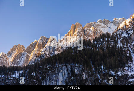 Winter Berglandschaft am Gosausee, Österreich Stockfoto