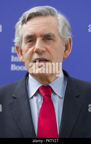 Gordon Brown stellt auf eine Kulisse auf dem Edinburgh Book Festival jährlich in Charlotte Square. Mit: Gordon Brown Wo: Edinburgh, Großbritannien Wann: 15 Aug 2018 Quelle: Euan Kirsche / WANN Stockfoto