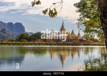 Erstaunlich Kyauk Ka Lat Pagode in der Nähe von Hpa-An, Myanmar Stockfoto