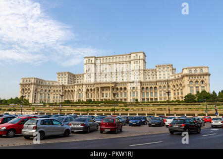 Der Palast des Parlaments, Haus der Republik, der zweitgrößten Verwaltungsgebäude in der Welt, Bukarest, Rumänien. Stockfoto