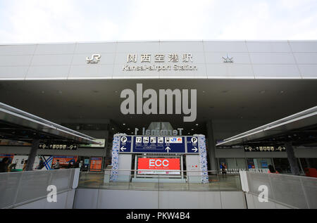 OSAKA, Japan, Nov. 11: die Fassade der Kansai Airport Bahnhof in Osaka am 11. November 2015. Kansai Airport Station ist ein Hauptbahnhof von Nank Stockfoto