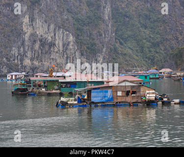 Halong Bucht, Vietnam Stockfoto