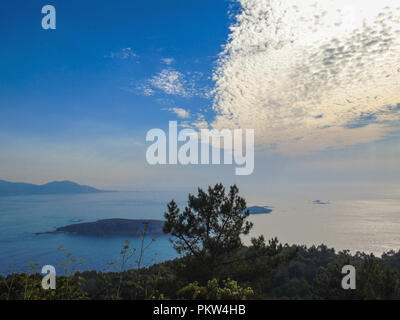 Meer ​​Views mit einem seltsamen Sky von der Suche der monteferro, Galicien Stockfoto