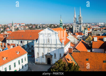 Kathedrale von Zagreb und der Hl. Katharina Kirche von der oberen Stadt Stockfoto