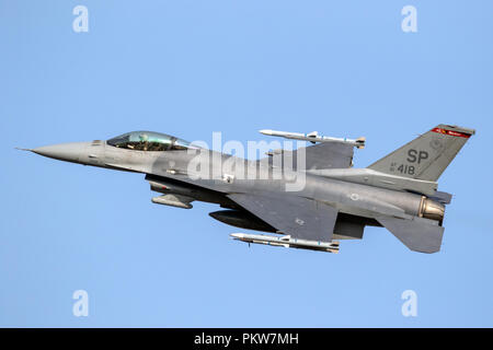 SPANGDAHLEM, Deutschland - 29 Aug, 2018: US Air Force F-16C fighter Jet plane Aus 480th Fighter Squadron weg von Spangdahlem Air Base. Stockfoto