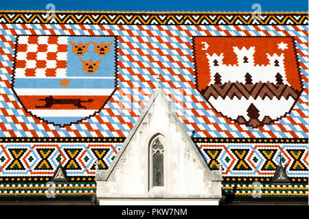 Bunte Dach auf St. Marks Kirche in Zagreb, Kroatien, historische Wappen des ams von Kroatien Stockfoto