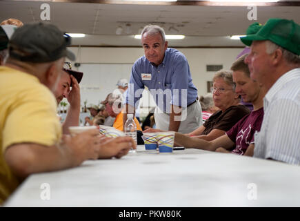 UNITED STATES - 12. August: Jeff Barnett, läuft für den Kongress in der Virginia 10 Kongreßbezirk besuchte die Ruritan Club BBQ Abendessen im Cla Stockfoto