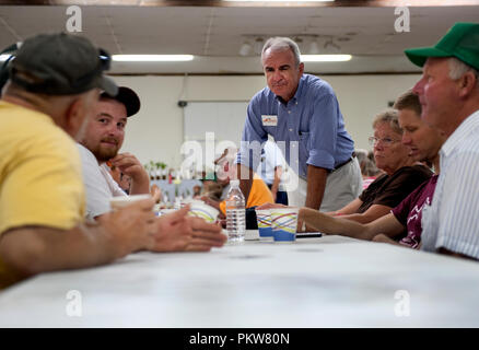 UNITED STATES - 12. August: Jeff Barnett, läuft für den Kongress in der Virginia 10 Kongreßbezirk besuchte die Ruritan Club BBQ Abendessen im Cla Stockfoto