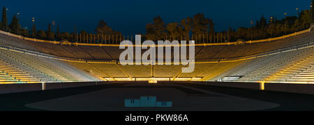 Panorama der Panathenaic Kallimarmaro Stadion oder in der Nacht, Athen, Griechenland Stockfoto