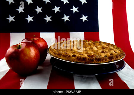 Patriotische Konzept, American Pie mit Fahne. Stockfoto