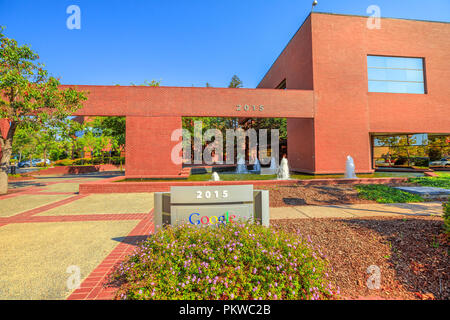 Mountain View, Kalifornien, USA - 13. August 2018: Neue Google Büros im Shoreline Technology Park, stierlin Gericht 2015. Das Silicon Valley Giant hat zahlreiche Gebäude in der Bucht von San Francisco. Stockfoto