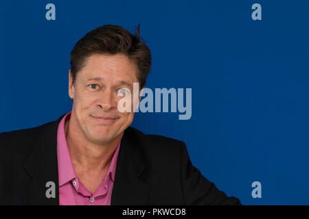 Emotionen Konzept. Einige Zweifel haben. Man zweifelnd schönes Gesicht. Nachdenkliches Mädchen zögern die Entscheidung. Stockfoto