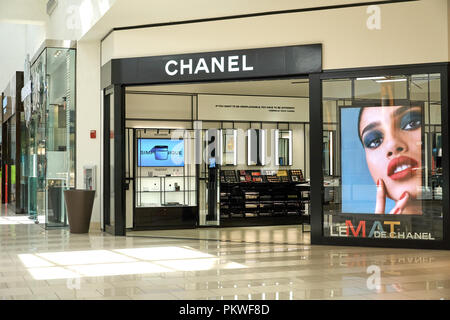 AVENTURA, USA - 23. AUGUST 2018: Chanel berühmte französische Boutique in der Aventura Mall. Stockfoto