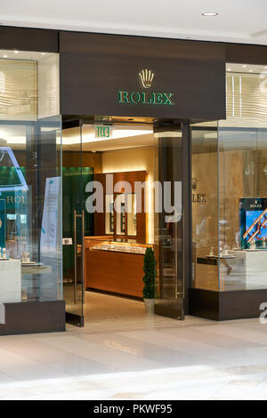 AVENTURA, USA - 23. AUGUST 2018: Rolex berühmten Boutique in der Aventura Mall. Rolex ist ein Schweizer Uhrmacher Unternehmen Stockfoto