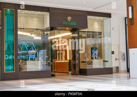 AVENTURA, USA - 23. AUGUST 2018: Rolex berühmten Boutique in der Aventura Mall. Rolex ist ein Schweizer Uhrmacher Unternehmen Stockfoto