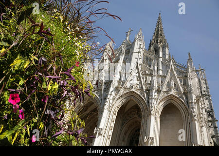 Kirche von Saint Martin, Rouen, Frankreich, im extravaganten Stil der gotischen Architektur gebaut. Stockfoto