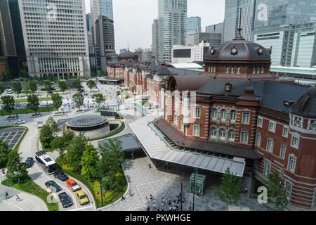 Tokio, Japan - 25/05/2018: Der alte Bahnhof von Tokio Gebäude am sonnigen Sommertag Stockfoto