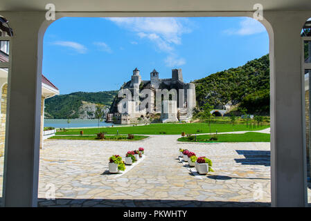 Alte Festung Golubac auf Donau in Serbien Stockfoto