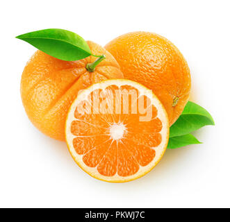 Isolierte Orangen. 3 orange Früchte auf weißem Hintergrund mit Freistellungspfad isoliert Stockfoto