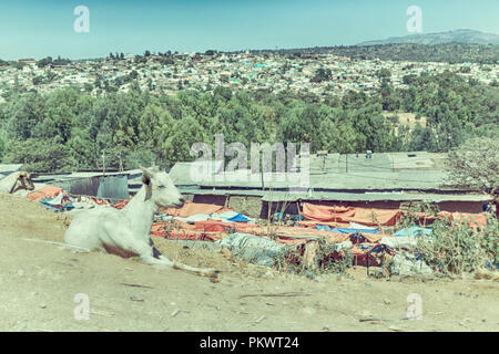 Äthiopien, LALIBELA - ca. Januar 2018 - - unbekannter Menschen im Gedränge der Markt Stockfoto