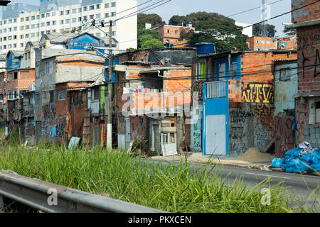 Shantytown. Der Favela Park Cidade Jardim. Ein armes Viertel in den Vororten von Sao Paulo, Brasilien. Südamerika. Stockfoto