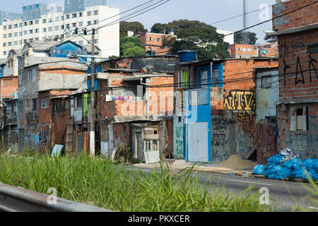 Shantytown. Der Favela Park Cidade Jardim. Ein armes Viertel in den Vororten von Sao Paulo, Brasilien. Südamerika. Stockfoto