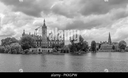 Schwerin ist die Hauptstadt und größte Stadt des nordöstlichen Mecklenburg-Vorpommern. Stockfoto