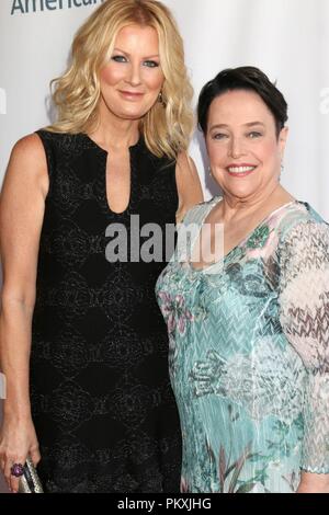 Beverly Hills, CA. 15 Sep, 2018. Sandra Lee, Kathy Bates in der Ankunftshalle für Geschichte Museum 7. jährliche Frauen National Women's Making History Awards, The Beverly Hilton, Beverly Hills, CA 15. September 2018. Credit: Priscilla Grant/Everett Collection/Alamy leben Nachrichten Stockfoto