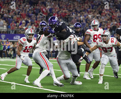 Arlington, Texas, USA. 15 Sep, 2018. TCU Spieler #33' der EWO OLONILUA'' RB die ersten TCU Touchdown des Spiels. Credit: Hoss McBain/ZUMA Draht/Alamy leben Nachrichten Stockfoto