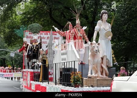 Fifth Avenue, New York, USA, 15. September 2018 - Tausende von deutsch-amerikanischen, österreichischen, schweizerischen und New Yorker auf der 61 ersten Steuben Parade teilgenommen haben heute in New York City. Fotos: Luiz Rampelotto/EuropaNewswire | Verwendung der weltweiten Kredit: dpa Picture alliance/Alamy leben Nachrichten Stockfoto