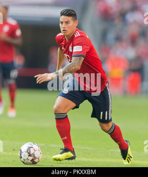 München, Deutschland. 15. September 2018. München, Deutschland. 15 Sep, 2018. James Rodriguez (FCB) auf der Kugel, Single Action GES/fussball/1. Bundesliga: Bayern München - Bayer 04 Leverkusen, 15.09.2018 Fußball: 1.Liga: FC Bayern München gegen Bayer 04 Leverkusen, München, 15. September 2018 | Verwendung der weltweiten Kredit: dpa/Alamy Leben Nachrichten Quelle: dpa Picture alliance/Alamy leben Nachrichten Stockfoto