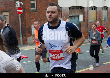 Mansfield, Nottinghamshire, England, UK. 16.September 2018. Ben Bradley die heraus gesprochen, Tory M.P. für Mansfield konkurrieren in der Mansfield 10 k und der Fertigung in 150 Platz 607 mit einer Zeit von 49 min. 50sec. Alan Beastall/Alamy leben Nachrichten Stockfoto