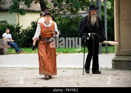 Deutsche Menschen tragen Kostüm retro Festival Veranstaltung Europas in Speyer Stadt melden Sie am 27. August 2017 in Rheinland-Pfalz, Deutschland Stockfoto