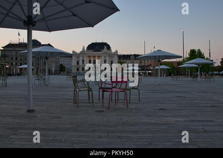 Zürich - Oper und Brunnen Stockfoto