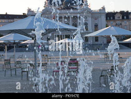 Zürich - Oper und Brunnen Stockfoto