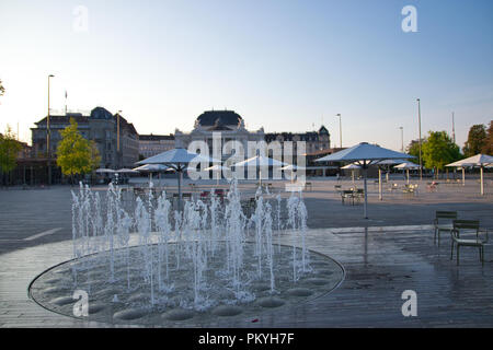 Zürich - Oper und Brunnen Stockfoto